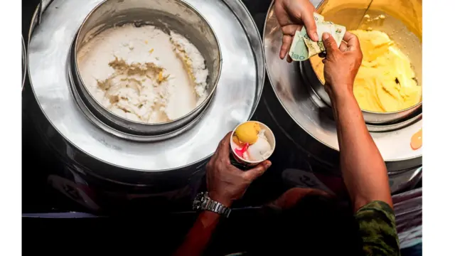 เงินบาท ไอศรีม