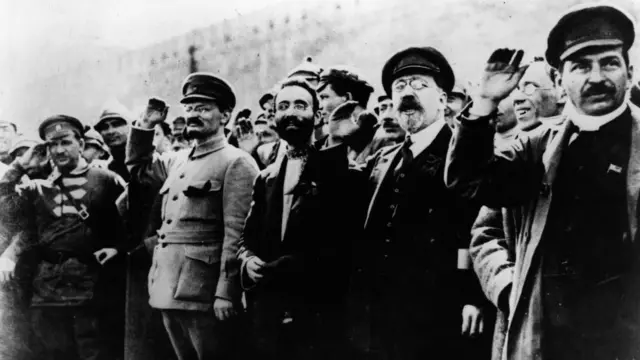 Сталин, Троцкий и другие революционеры в 1917 году