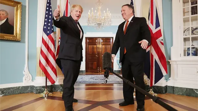 บอริส จอห์นสัน รัฐมนตรีต่างประเทศอังกฤษ พบกับ ไมค์ ปอมเปโอ รัฐมนตรีต่างประเทศสหรัฐฯ เมื่อวันที่ 7 พ.ค. เพื่อเจรจามิให้สหรัฐฯถอนตัวออกจากข้อตกลงนิวเคลียร์อิหร่าน