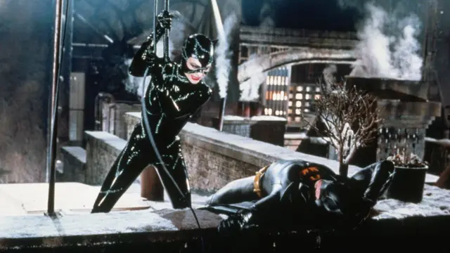 Mišel Fajfer kao Žena Mačka