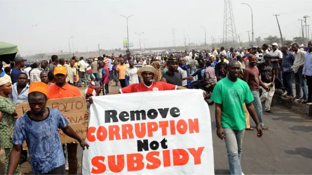 Protesters dey protest subsidy removal for street