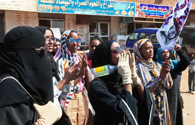 متظاهرات سودانيات