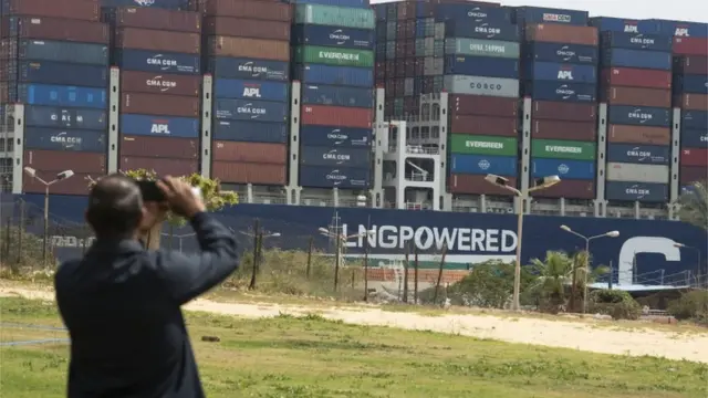 ناقلة حاويات في قناة السويس