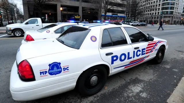 Слухи, распространяемые в интернете, кроме прочего, усиливают нагрузку на полицию