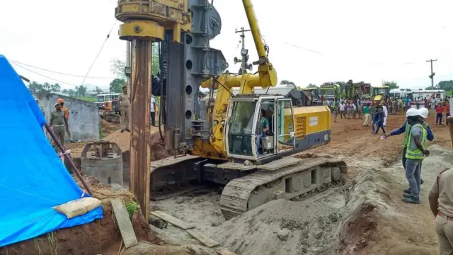 62 மணிநேரத்தை கடந்த மீட்புப்பணி