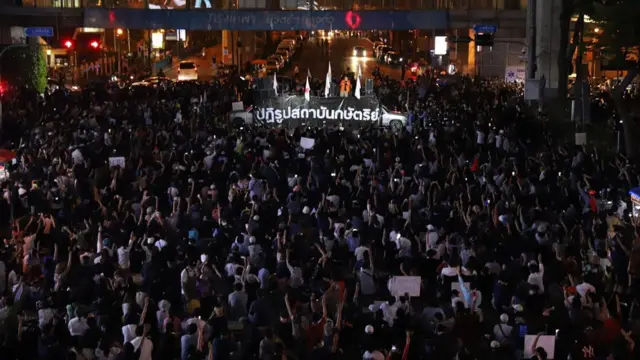 การชุมนุมที่แยกราชประสงค์เมื่อ 24 มี.ค. มีผู้เข้าร่วมมากที่สุดนับจากปี 2564