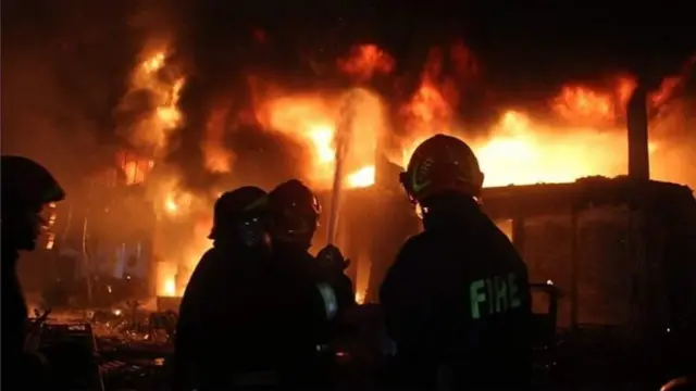 পুরনো ঢাকার চকবাজারে ভয়াবহ আগুনে মারা গেছে অন্তত ৭৮জন