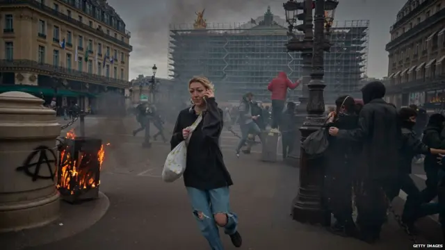 फ्रांस के कई शहरों में विरोध