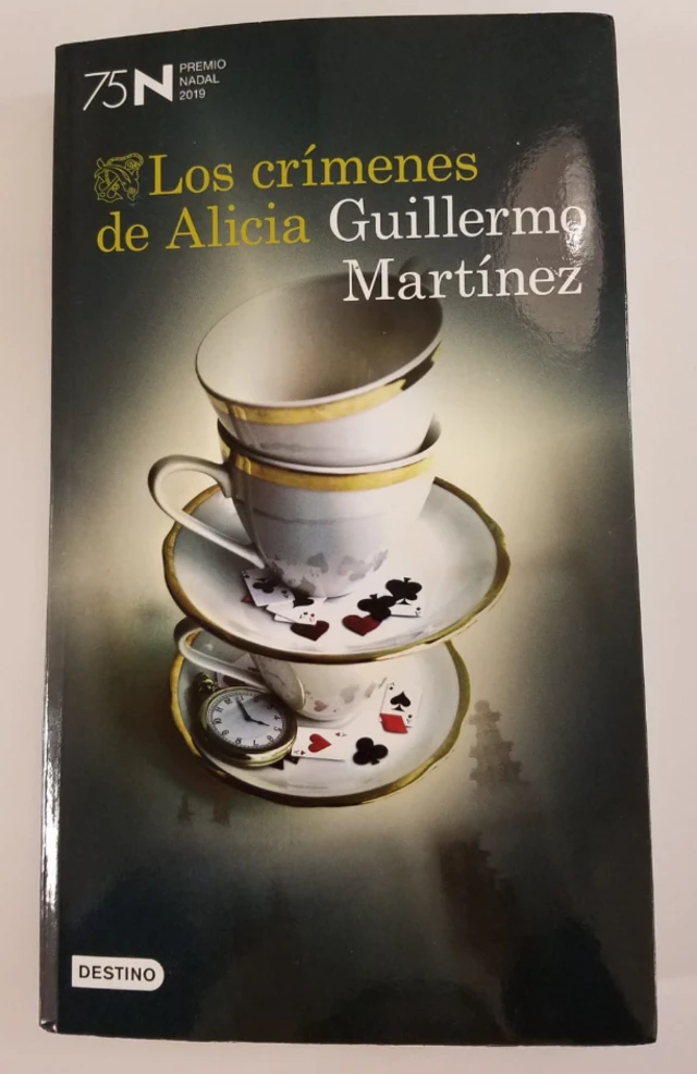 Libro Los crímenes de Alicia de Guillermo Martínez.