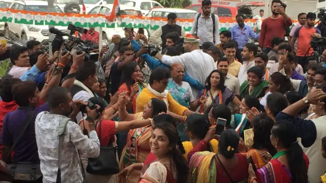 रायपुर स्थित कांग्रेस भवन का माहौल