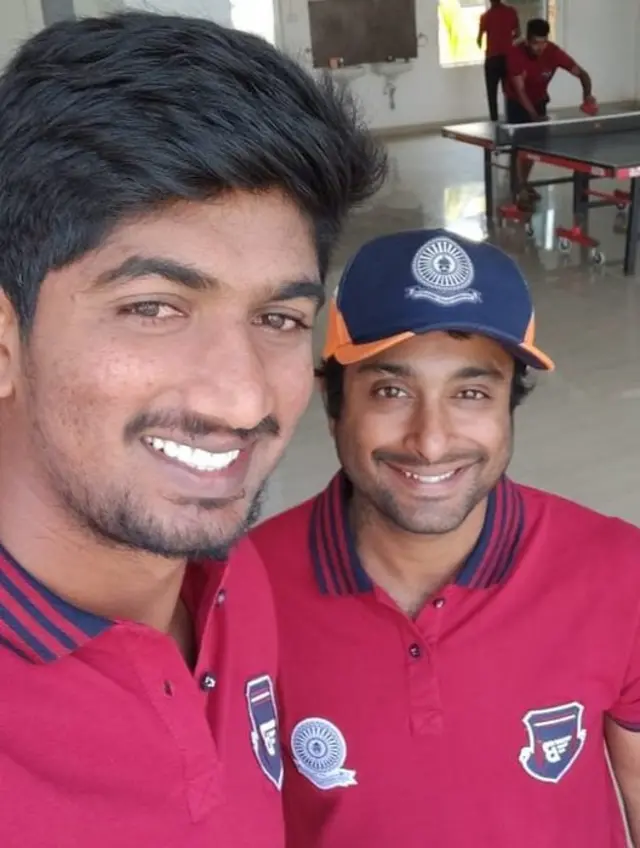 ఆంధ్రా జట్టు కెప్టెన్ అంబటి రాయుడుతో హరిశంకర్