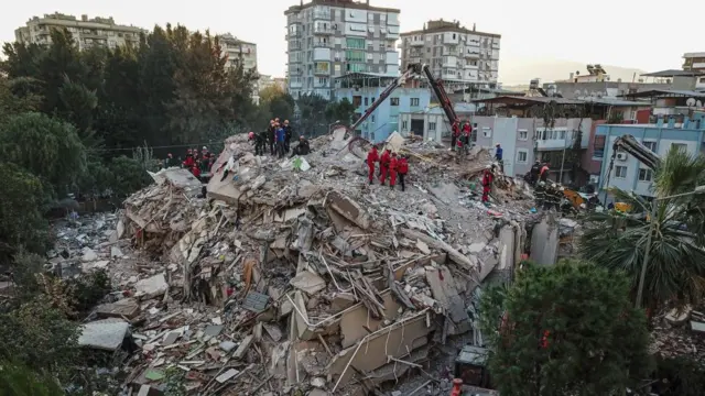 Землетрус у Туреччині та Греції: кількість жертв зросла до 27. Постраждалих - сотні