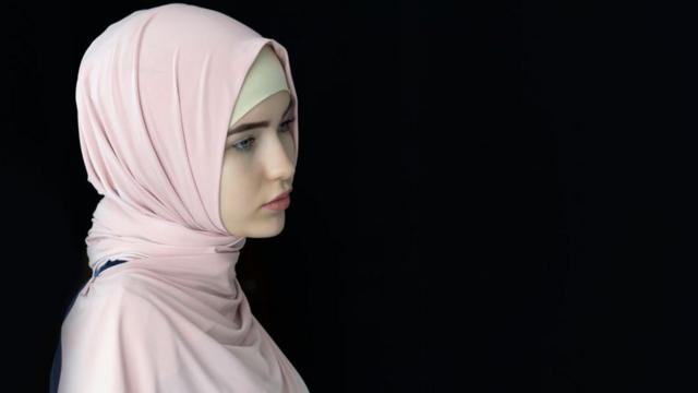 Mujer con el velo islámico