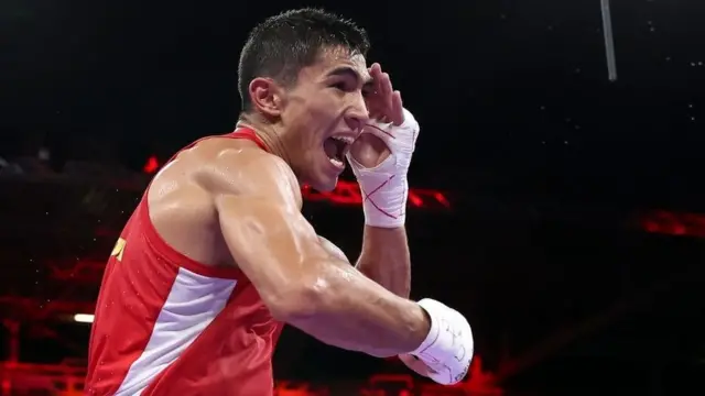 Асадхўжа Мўйдинхўжаев