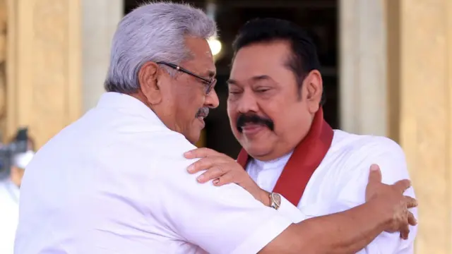 గొటబాయ, మహింద