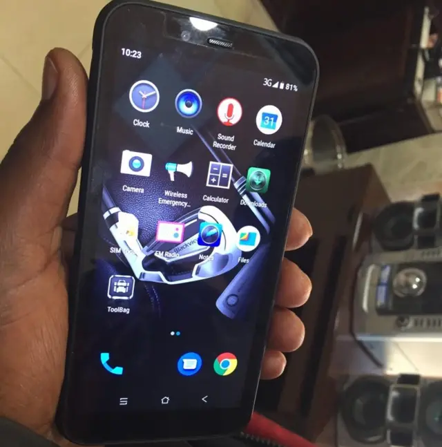 Mubazi (meter) ifite zishusho ya telefone zifashishwa n'iyo programme ya 'Tap and Go' zahawe abamotari, bazazishyura mu myaka ibiri