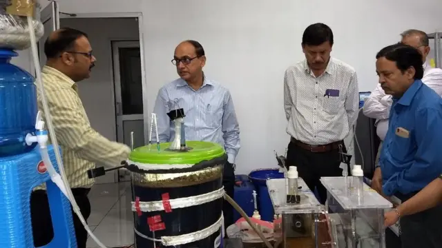 प्रियांग्षु शर्मा का प्रयोग