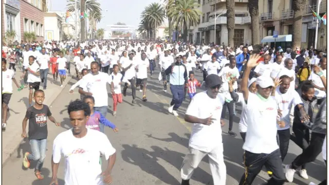 ጎኒ ጎኒ ኣስመራ ማራቶን ተሰሪዑ ኣብ ዝነበረ ሓባራዊ ጉያ'ውን ብኣሽሓት ዝቑጸሩ ሰባት ከም ዝተሳተፉ ክፍለጥ ተኻኢሉ።