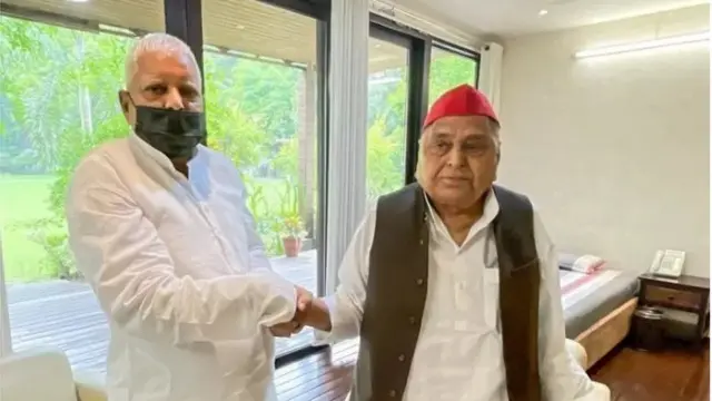 लालू प्रसाद यादव और मुलायम सिंह यादव ने 2011 की जनगणना से पहले जातिगत जनगणना की मांग की थी