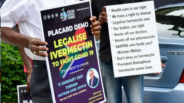 남아공에선 이버멕틴 사용을 허가할 것을 요구하는 거리 시위가 열렸다