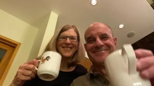 پروفسور جولیوس و همسرش