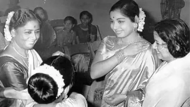 ஜானகி - ஜெயலலிதா