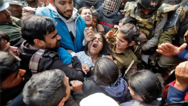 प्रदर्शन में घायल छात्र