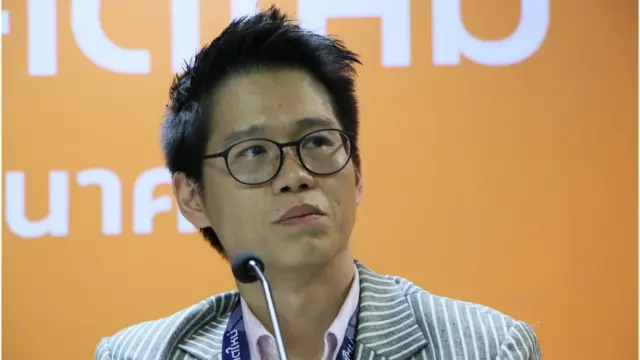 นายนิติพัฒน์ แต้มไพโรจน์ เหรัญญิก อนค.