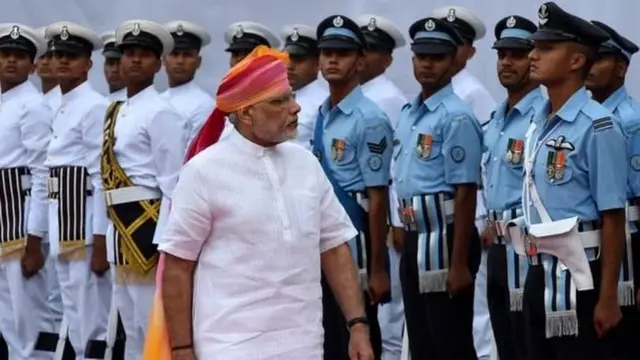 नरेंद्र मोदी