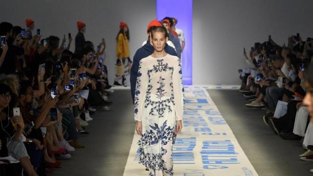 Desfilebet365 tem bonusmoda