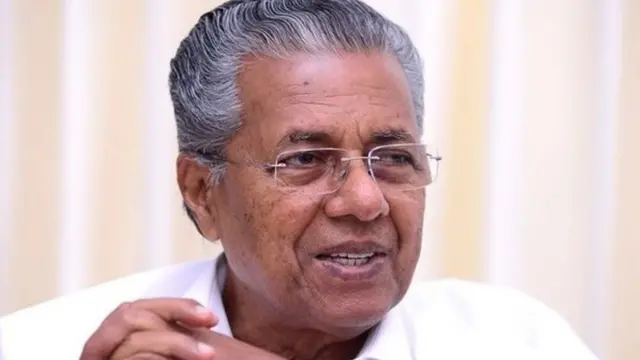 பினராயி விஜயன் அறிவிப்புக்கு எதிராக தேர்தல் ஆணையத்தில் காங்கிரஸ், பாஜக புகார்