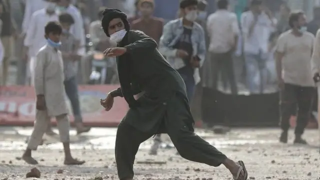 تحریک لبیک د عامه نظم په ګډوډولو تورن شوی دی.