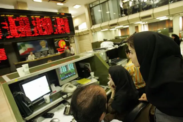 یکی از دلایل اصلی رشد بورس، سرازیر شدن نقدینگی به این بازار در سالهای اخیر بوده که حالا شدت گرفته است