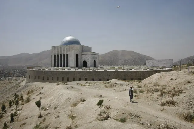 Kraljevski mauzolej na vrhu brda Tepe Maranđan