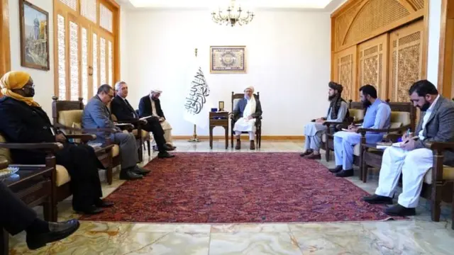 گراندی با حنفی