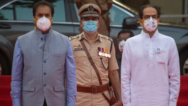 महाराष्ट्र पोलीस, मुंबई पोलीस, राजकारण