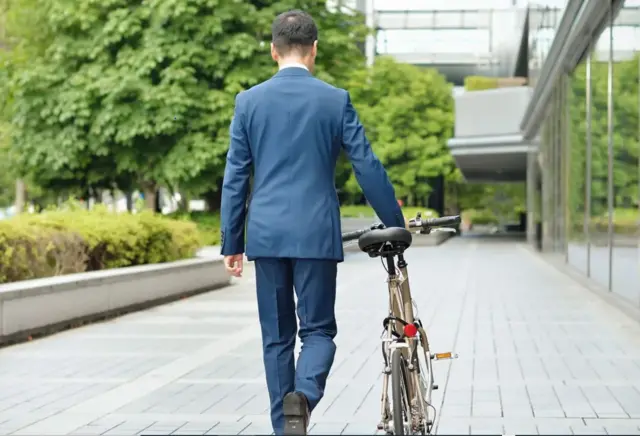 Nama gara manasaatti deebii'aa jiru