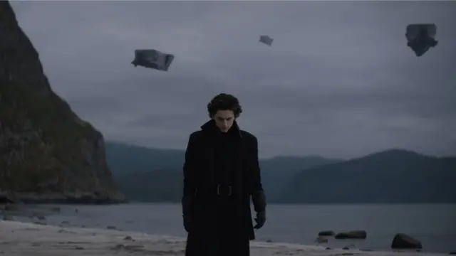 الممثل الأمريكي تيموثي شالاميه في دور بول أتريدس