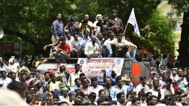 પ્રતીકાત્મક તસવીર