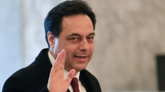 رئيس الحكومة اللبنانية حسان دياب (يسار)