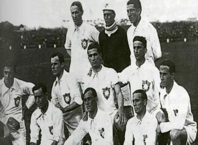 Arthur Friedenreich (izquierda, arriba) fue la primera estrella del fútbol brasileño.