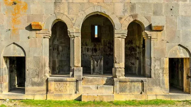 كنيسة زوراتس