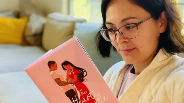 Ҳелен Ҳоанг қаҳрамонлар турфахиллигидан хавотирга тушган.