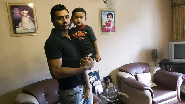 દાનિશ કનેરિયા પુત્ર સાથે 2010માં