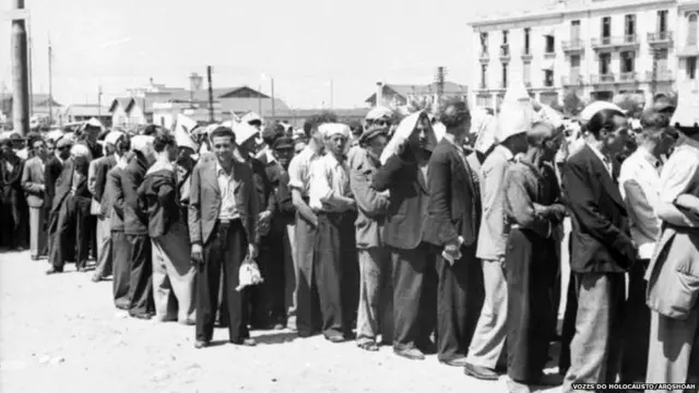 Judeus reunidos na Praça Eleftherias