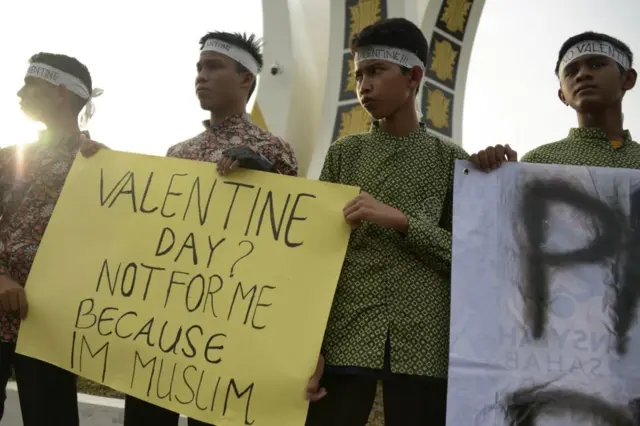 demo anti perayaan Valentine
