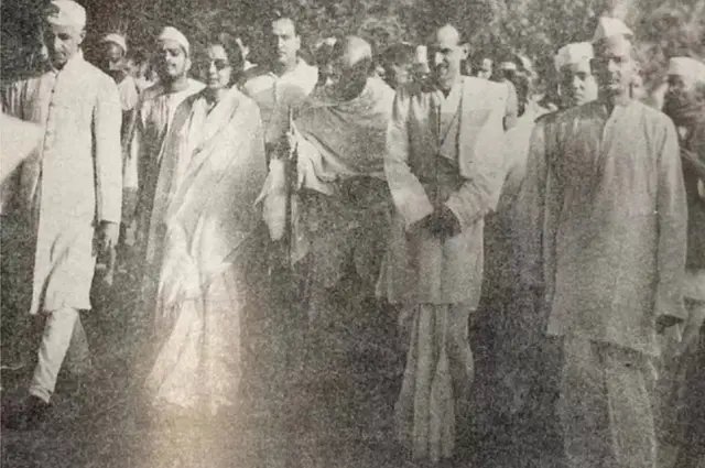 મહાત્મા ગાંધી સાથે અરુણા અસફ અલી