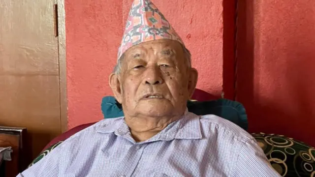 दमकस्थित निवासमा लिम्बु