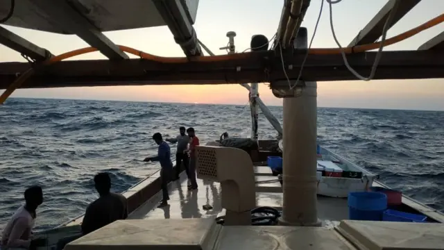 கொரோனா வைரஸ்: இரான் தீவில் நூற்றுக்கணக்கான தமிழர்கள் பரிதவிப்பு - என்ன நடக்கிறது?