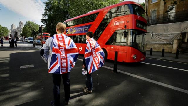 Partidários da saída da UE fazem campanha no centro de Londres